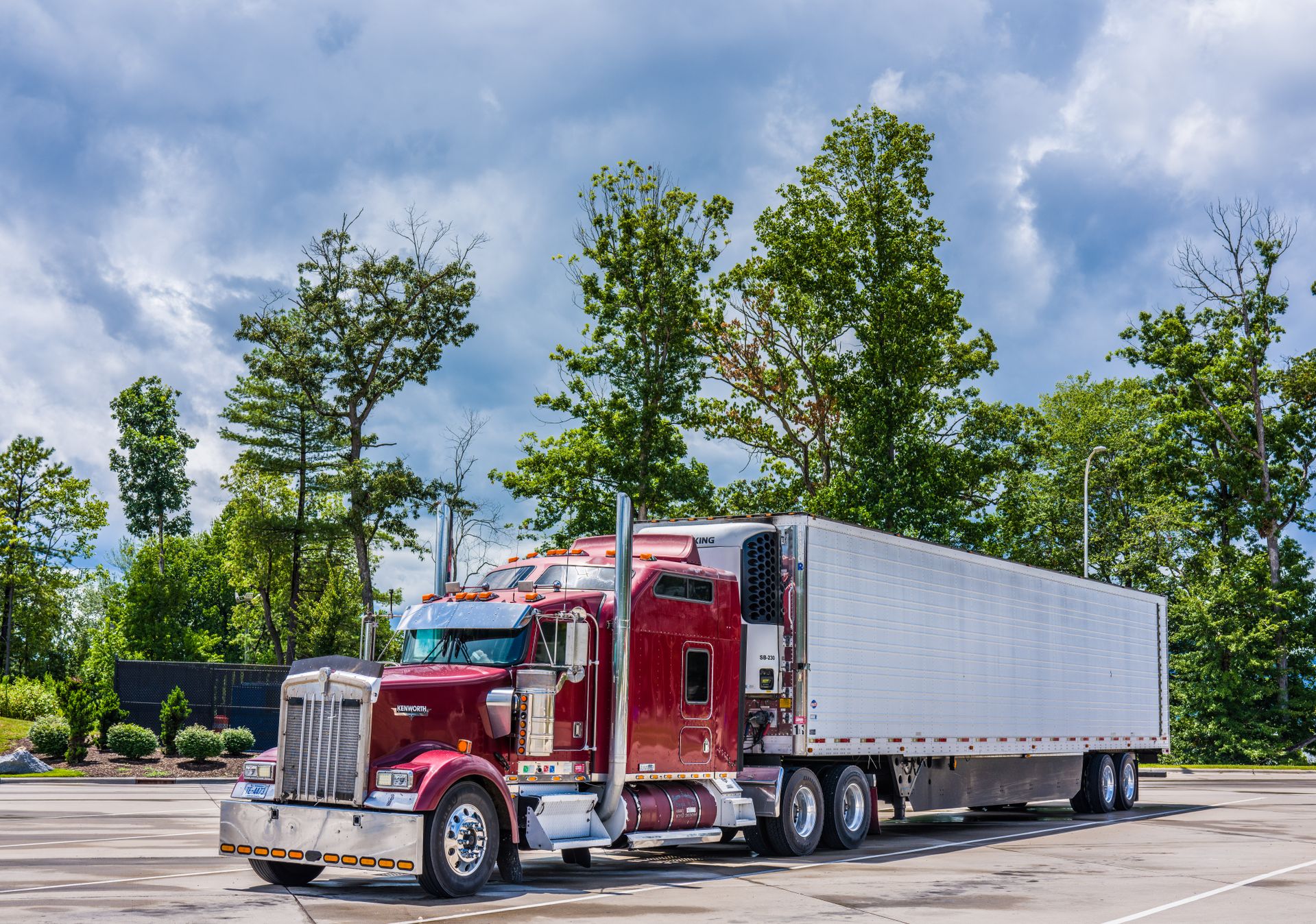 Semi truck for long haul trucking